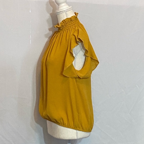 Blouses/flannels/button ups - 2 for $20 or 3 for $30 (Mix & Match) - Picture 4 of 5